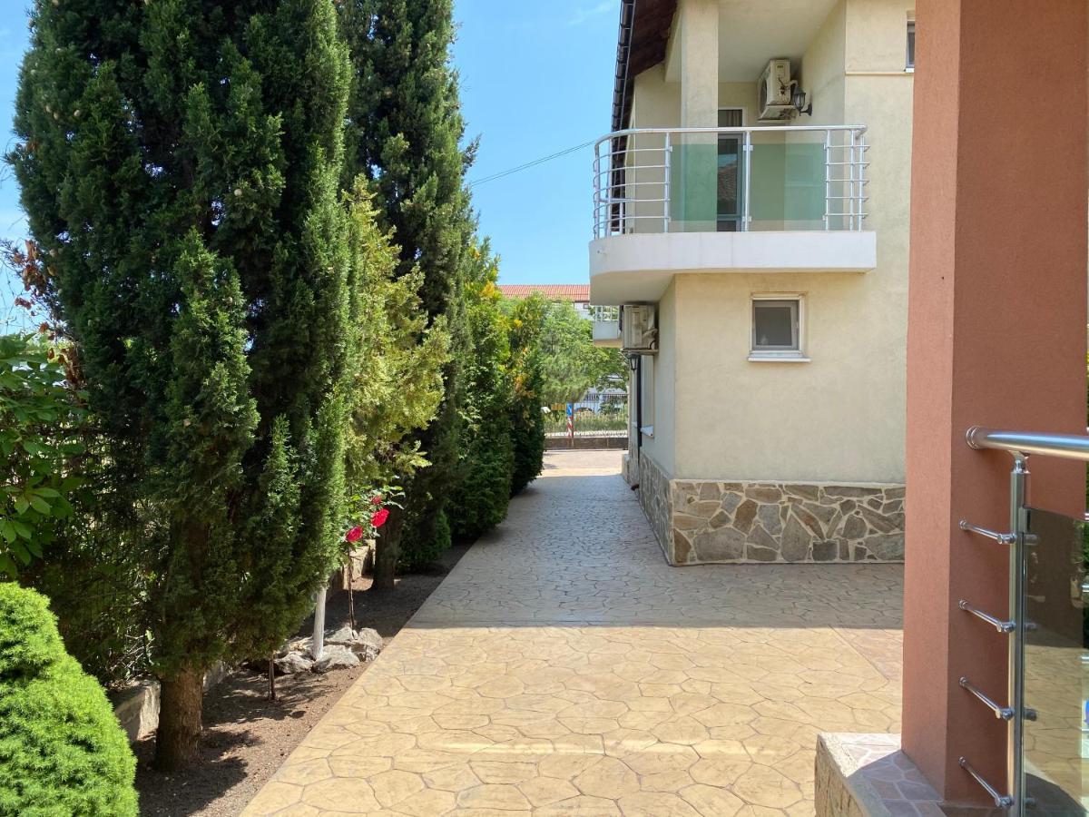Sunny Guest House Ravda Exterior foto